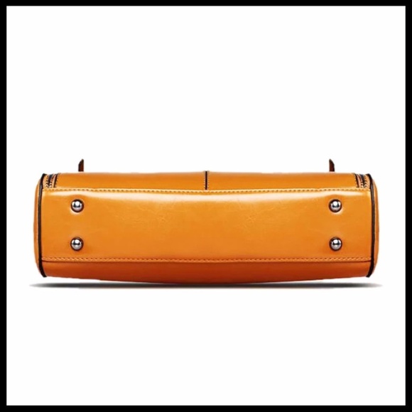 NEW CHAVA Tote Crossbody - Picture 7 of 7